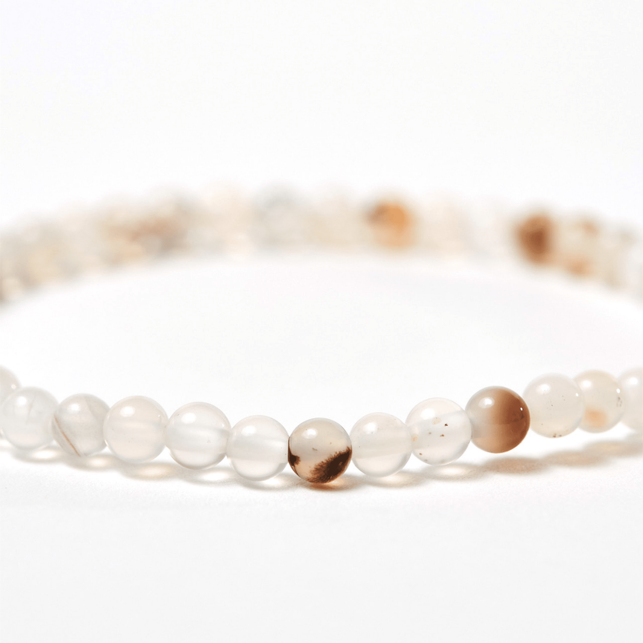 WHITE & BLACK AGATE - WENDY KLEINERWENDY KLEINER