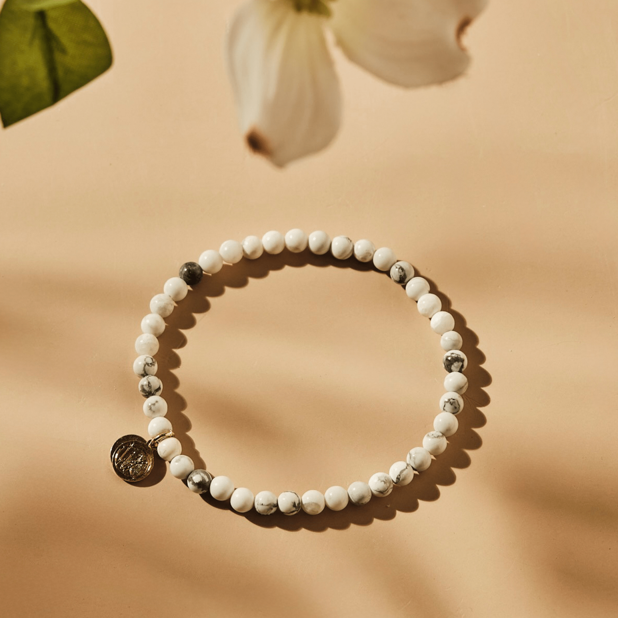 WHITE HOWLITE - WENDY KLEINERWENDY KLEINER